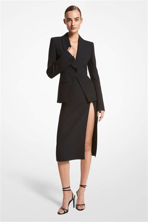 schwarzer blazer von michael kors|Michael Kors black suit.